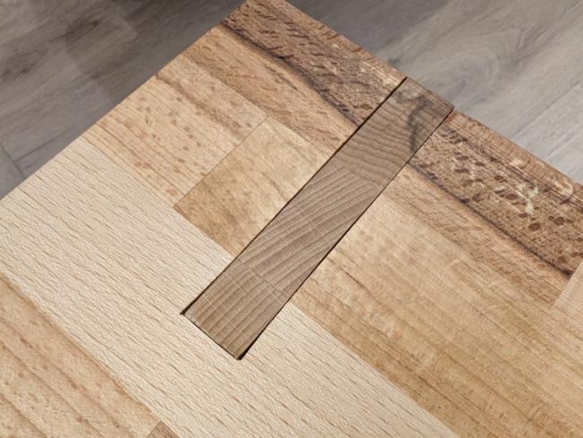 Holzverbindung auf halber länge der oberen Platte.